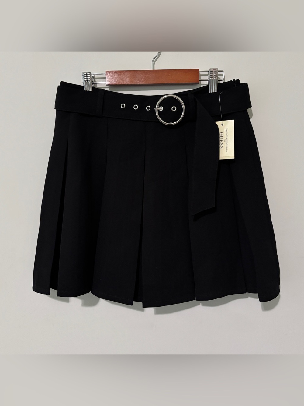GUESS Black Pleated Mini Skirt with Round Buckle Belt